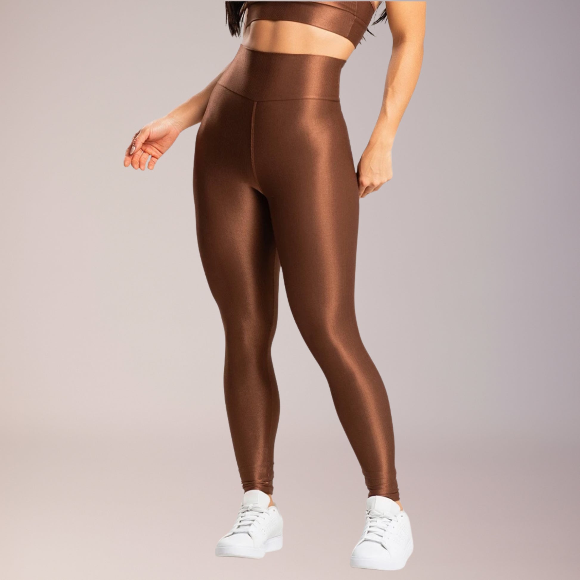 Legging fitness canelada cintura alta em tecido trilobal feminino
